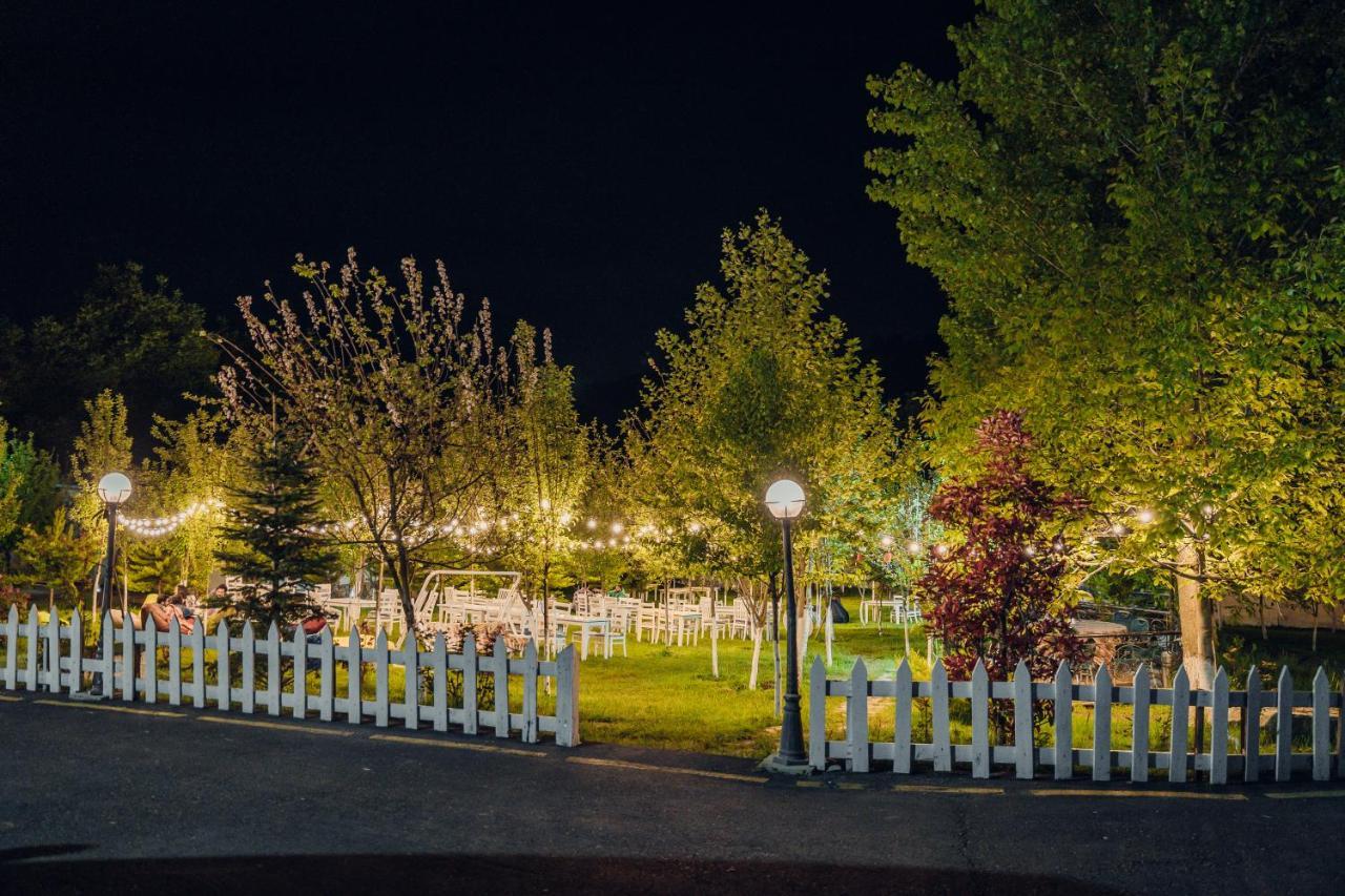 White Boutique Hotel غابالا المظهر الخارجي الصورة